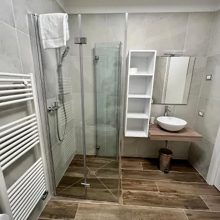 Kristall Lägenhetshotell Desenzano del Garda